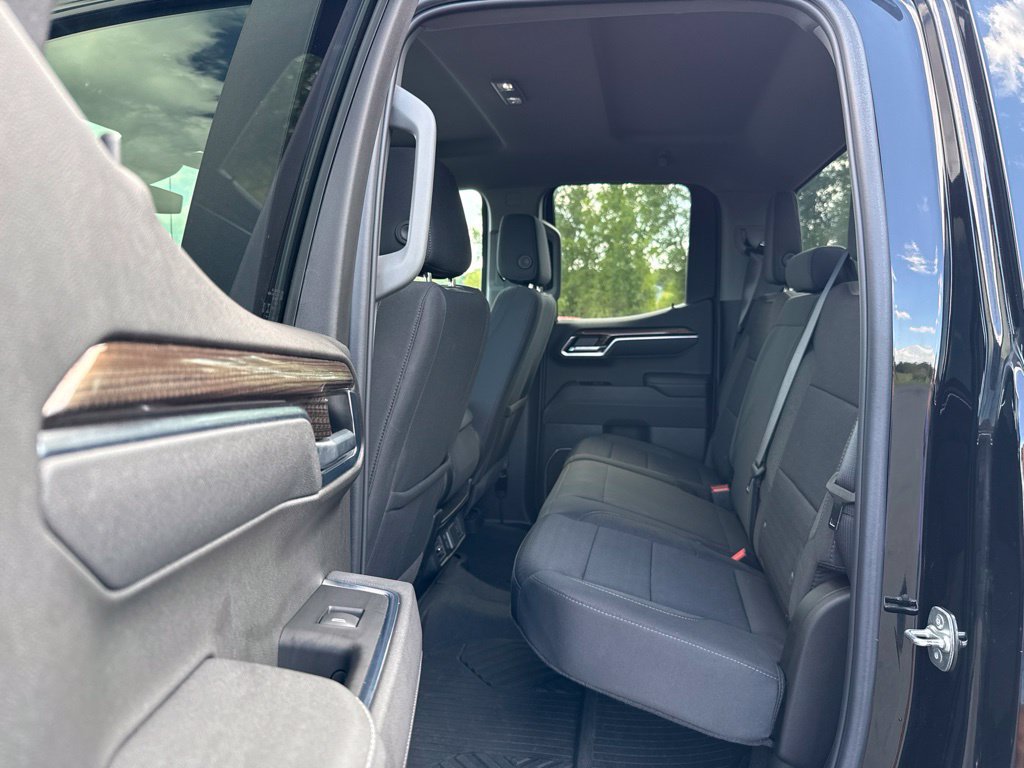 Used 2025 Chevrolet Silverado 1500 LT AWD/4WD image 21