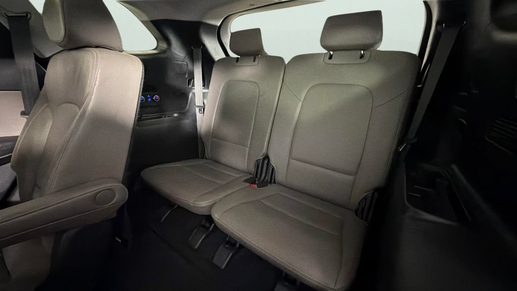 Used 2017 Hyundai Santa Fe Limited FWD image 26
