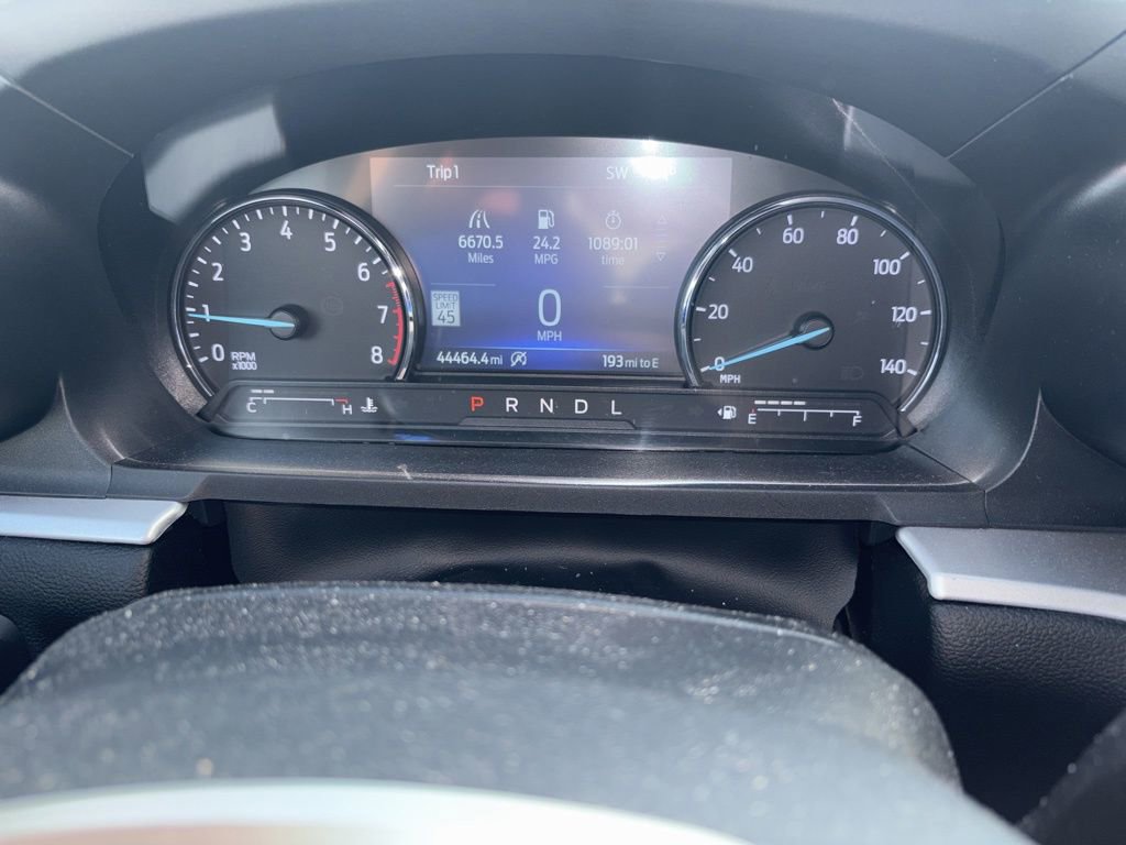 Used 2021 Ford Explorer XLT w/ Equipment Group 202A image 4