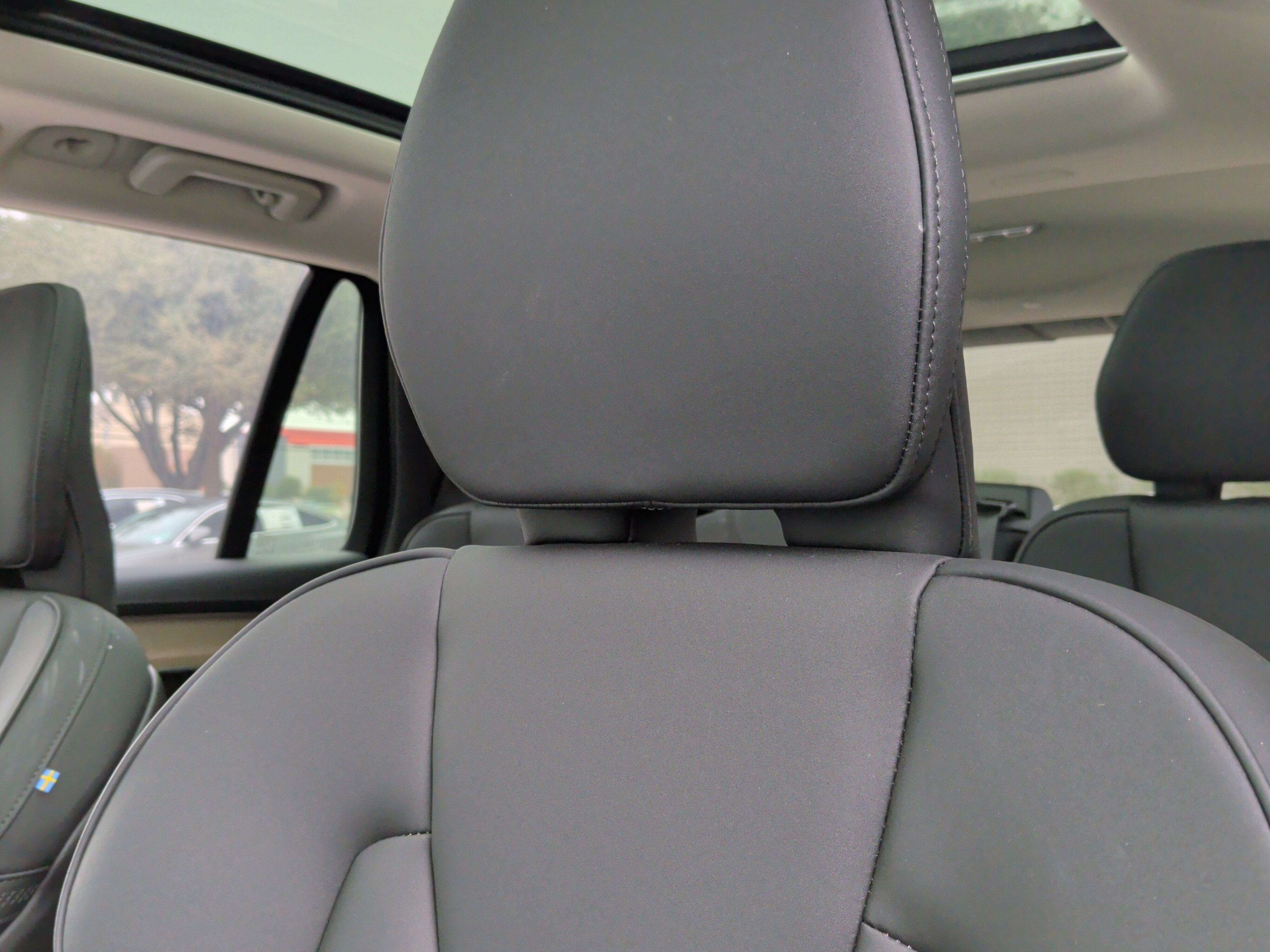 Used 2025 Volvo XC90 B6 Plus image 30