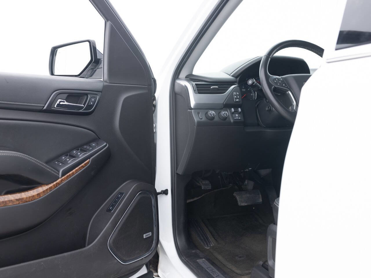 Used 2015 Chevrolet Suburban LTZ image 28