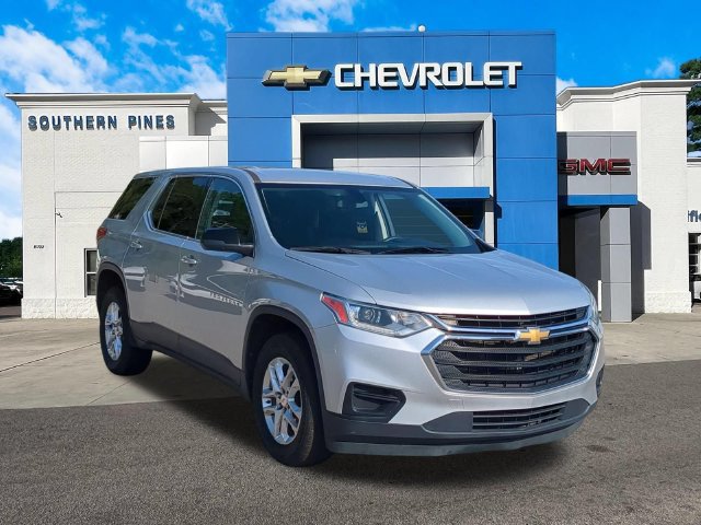 Used 2021 Chevrolet Traverse LS FWD image 1