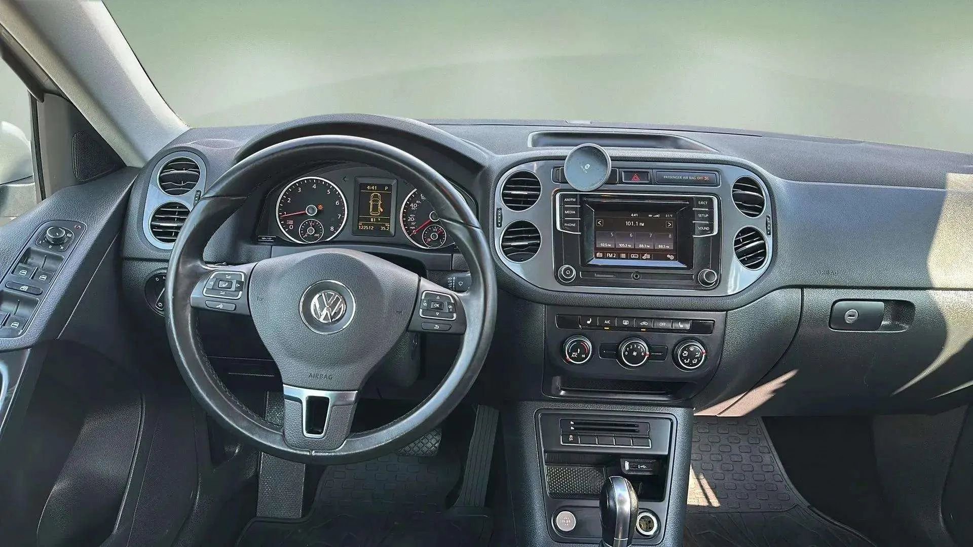 Used 2016 Volkswagen Tiguan S image 26