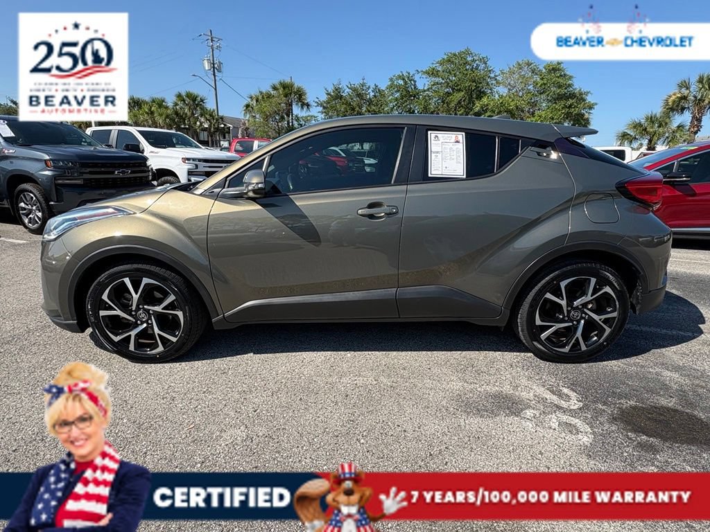 Used 2021 Toyota C-HR XLE FWD image 4