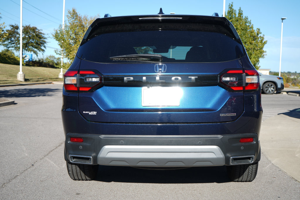 Used 2023 Honda Pilot Touring image 5