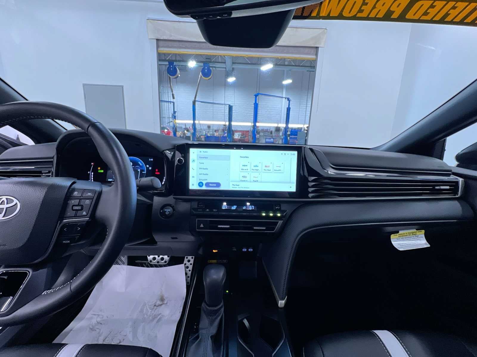 Used 2026 Toyota Camry SE w/ Multimedia Upgrade Package FWD image 23