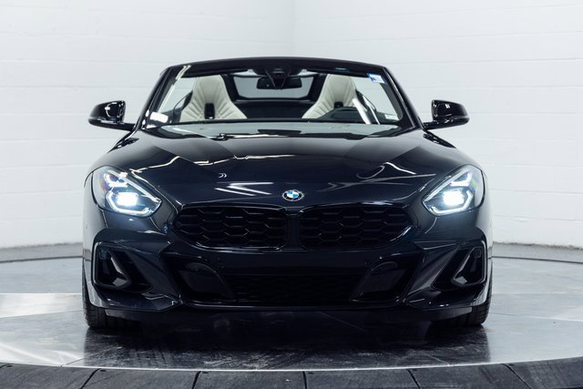 Used 2024 BMW Z4 M40i w/ Premium Package image 5
