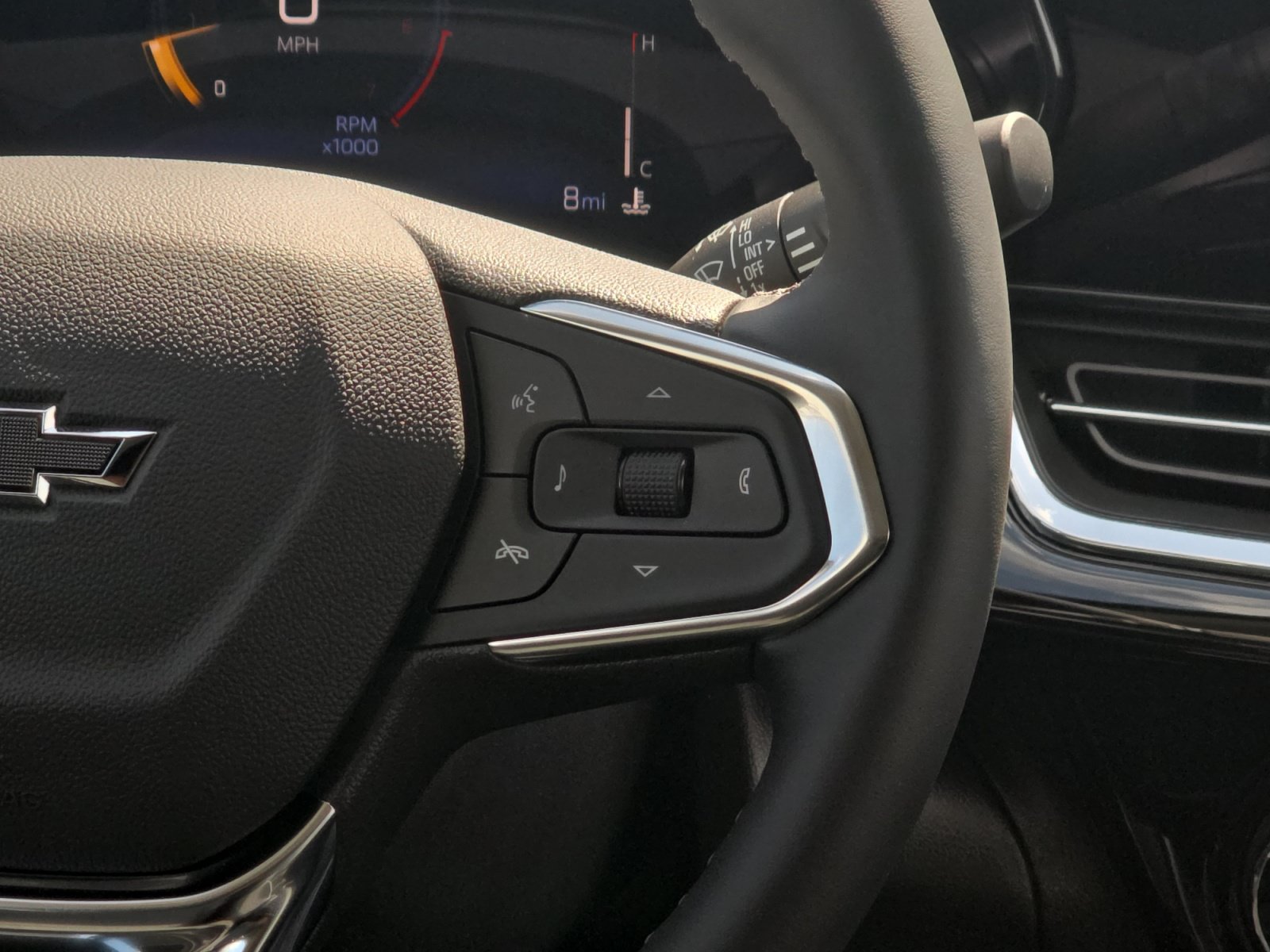 New 2026 Chevrolet Trax ACTIV w/ Sunroof Package FWD image 24