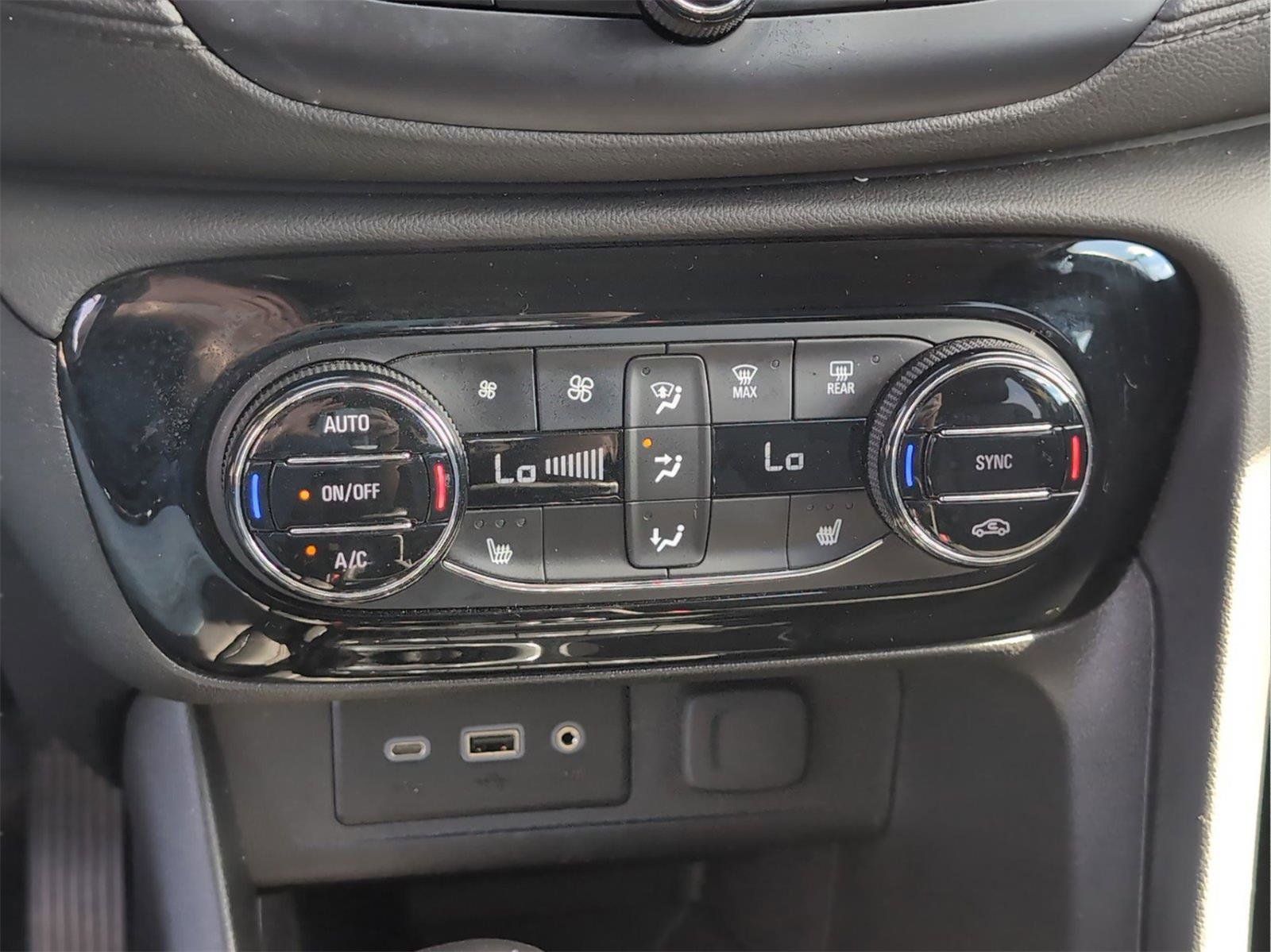 Used 2023 Buick Encore GX Select image 20