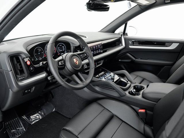 Certified 2025 Porsche Cayenne image 4