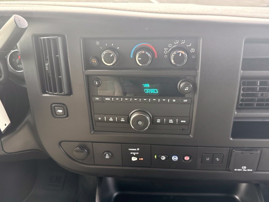 Used 2025 Chevrolet Express 3500 LT w/ LT Preferred Equipment Group RWD image 23