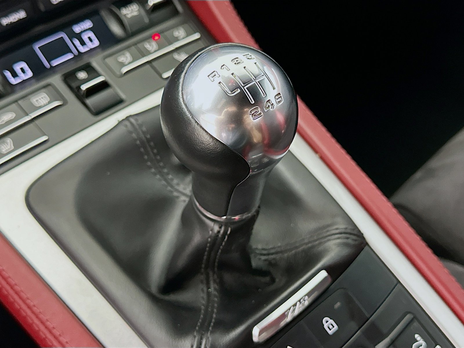 Certified 2020 Porsche 718 Boxster Spyder RWD image 27