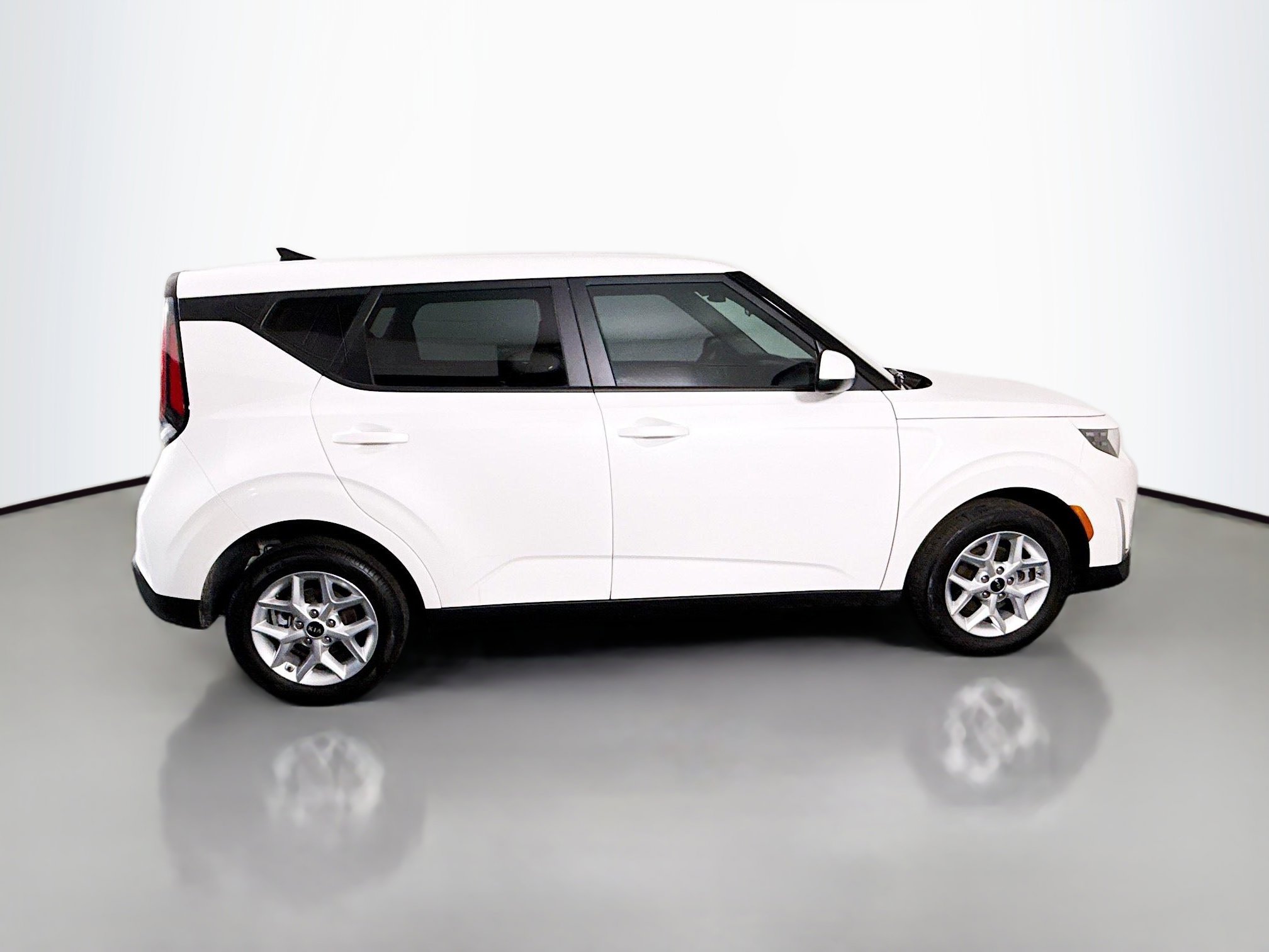 Used 2025 Kia Soul LX w/ LX Technology Package image 11