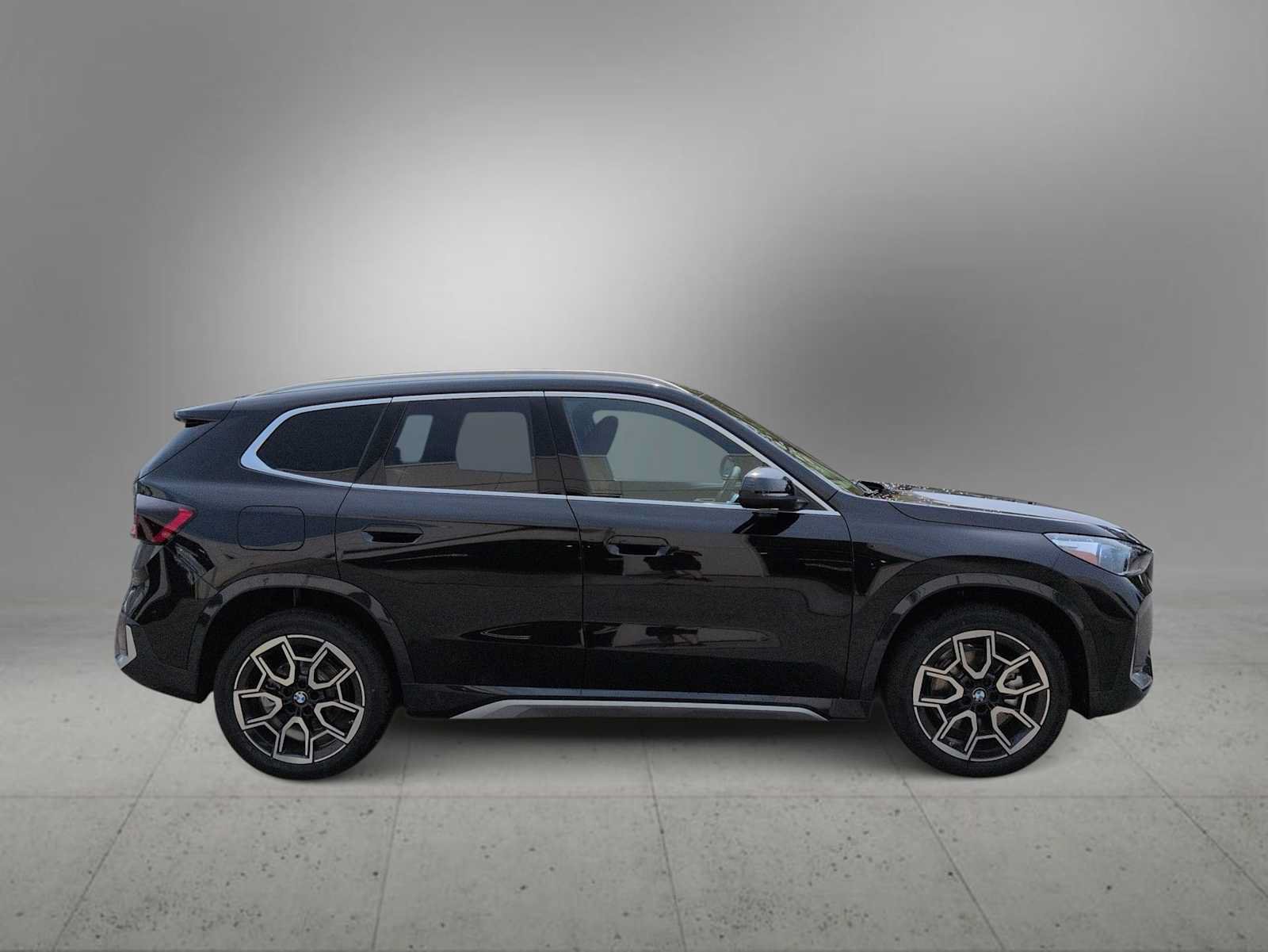 New 2026 BMW X1 xDrive28i w/ Technology Package AWD/4WD image 9