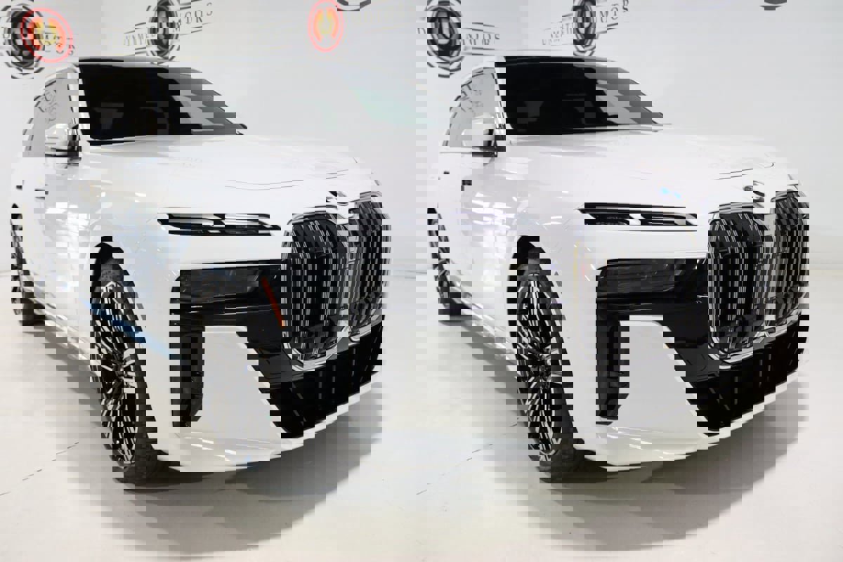 Used 2023 BMW 760i xDrive image 28