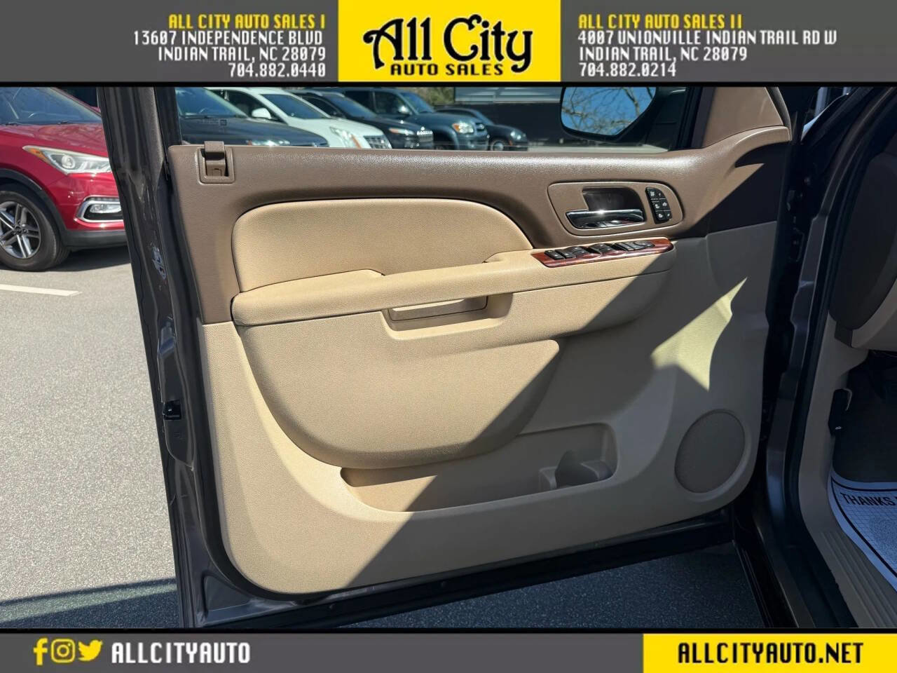 Used 2011 GMC Yukon XL SLT w/ SLT-2 Equipment Package RWD image 13