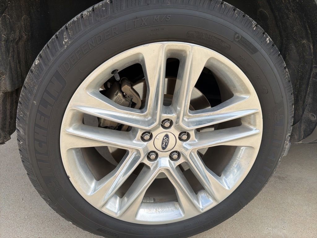 Used 2016 Ford Explorer Limited w/ Equipment Group 301A FWD image 5