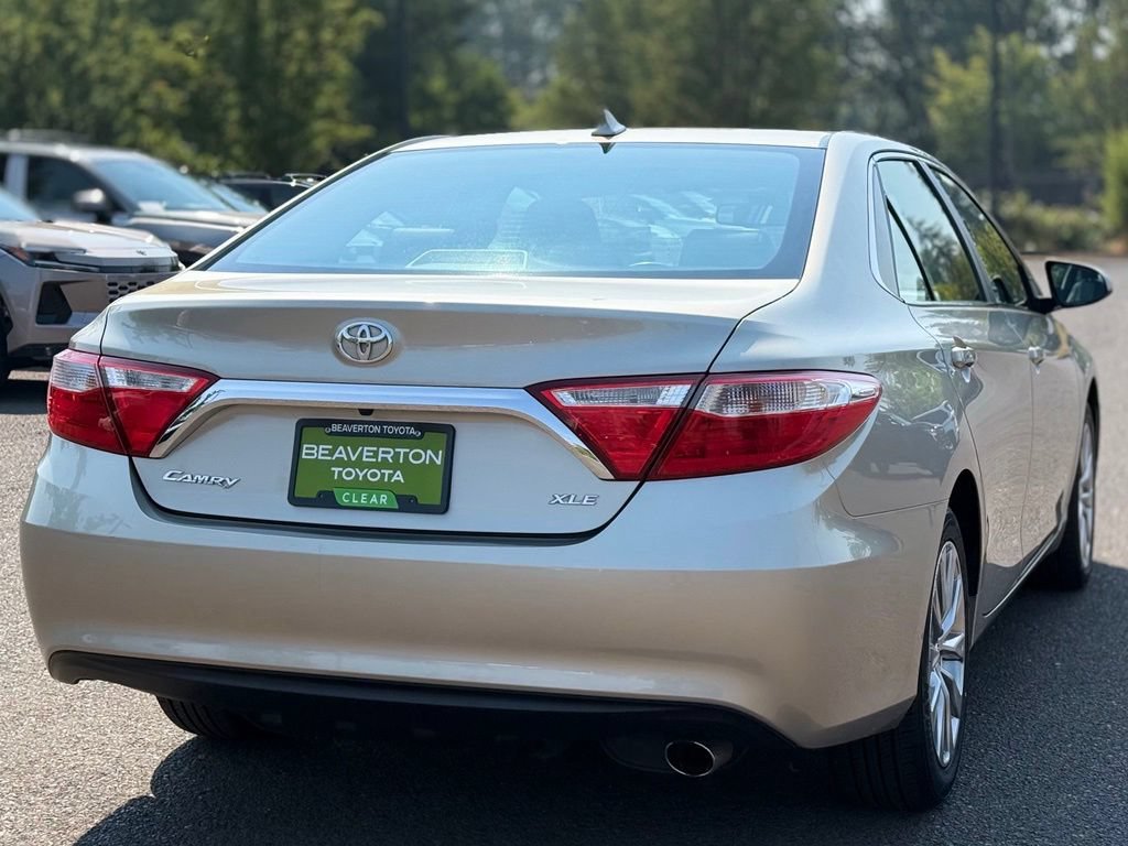 Used 2016 Toyota Camry XLE w/ Moonroof Package FWD image 5