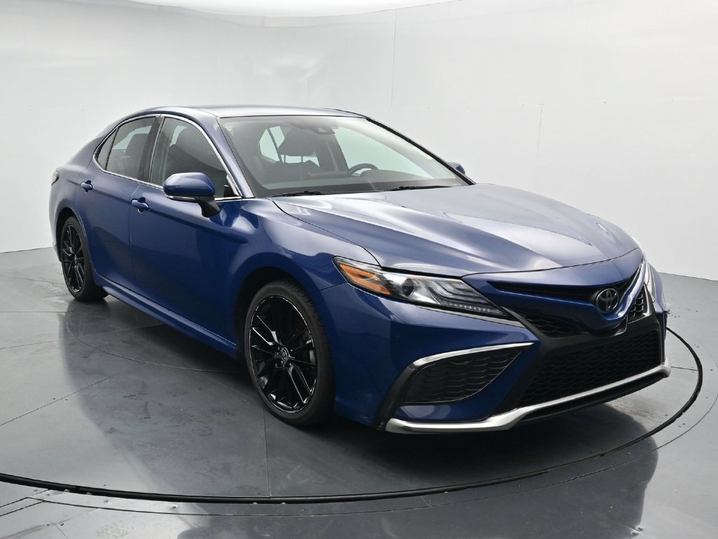 Used 2024 Toyota Camry XSE FWD image 2