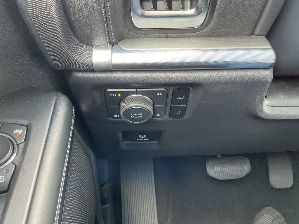 Used 2025 Ford Expedition Max Platinum image 38