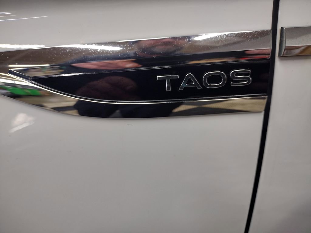 Certified 2023 Volkswagen Taos SE w/ Panoramic Sunroof Package image 23