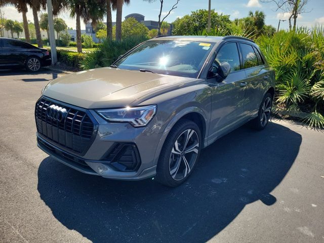 Used 2023 Audi Q3 2.0T Premium Plus w/ Premium Plus Package AWD/4WD image 2