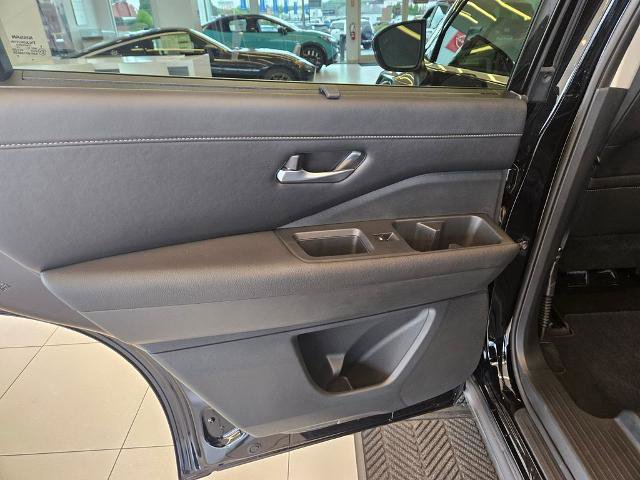 Certified 2025 Nissan Pathfinder SL AWD/4WD image 23