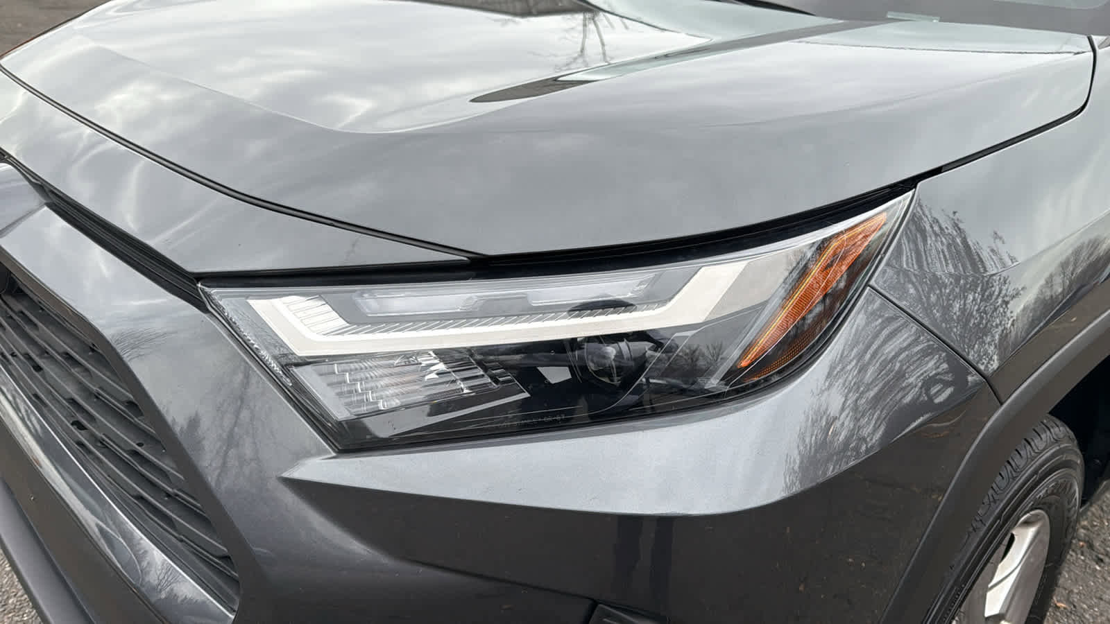 Used 2022 Toyota RAV4 XLE image 9