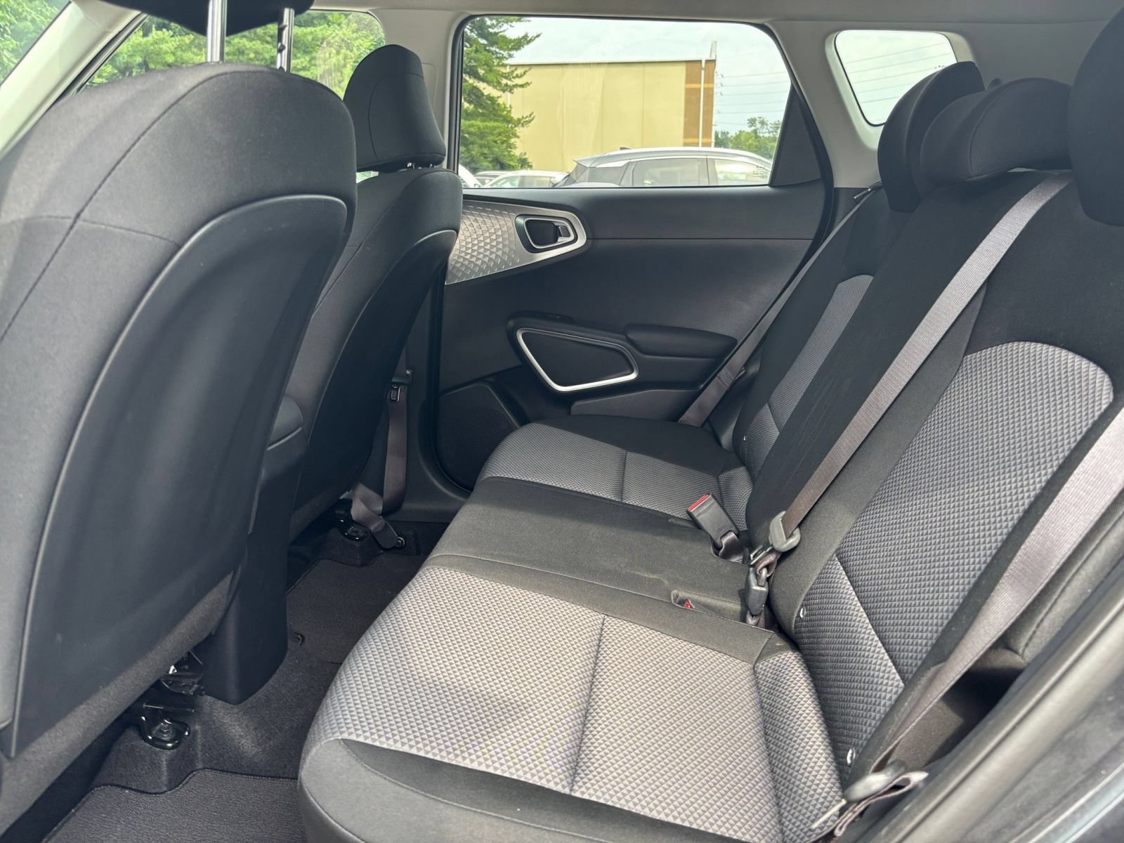 Used 2025 Kia Soul LX w/ LX Technology Package FWD image 22
