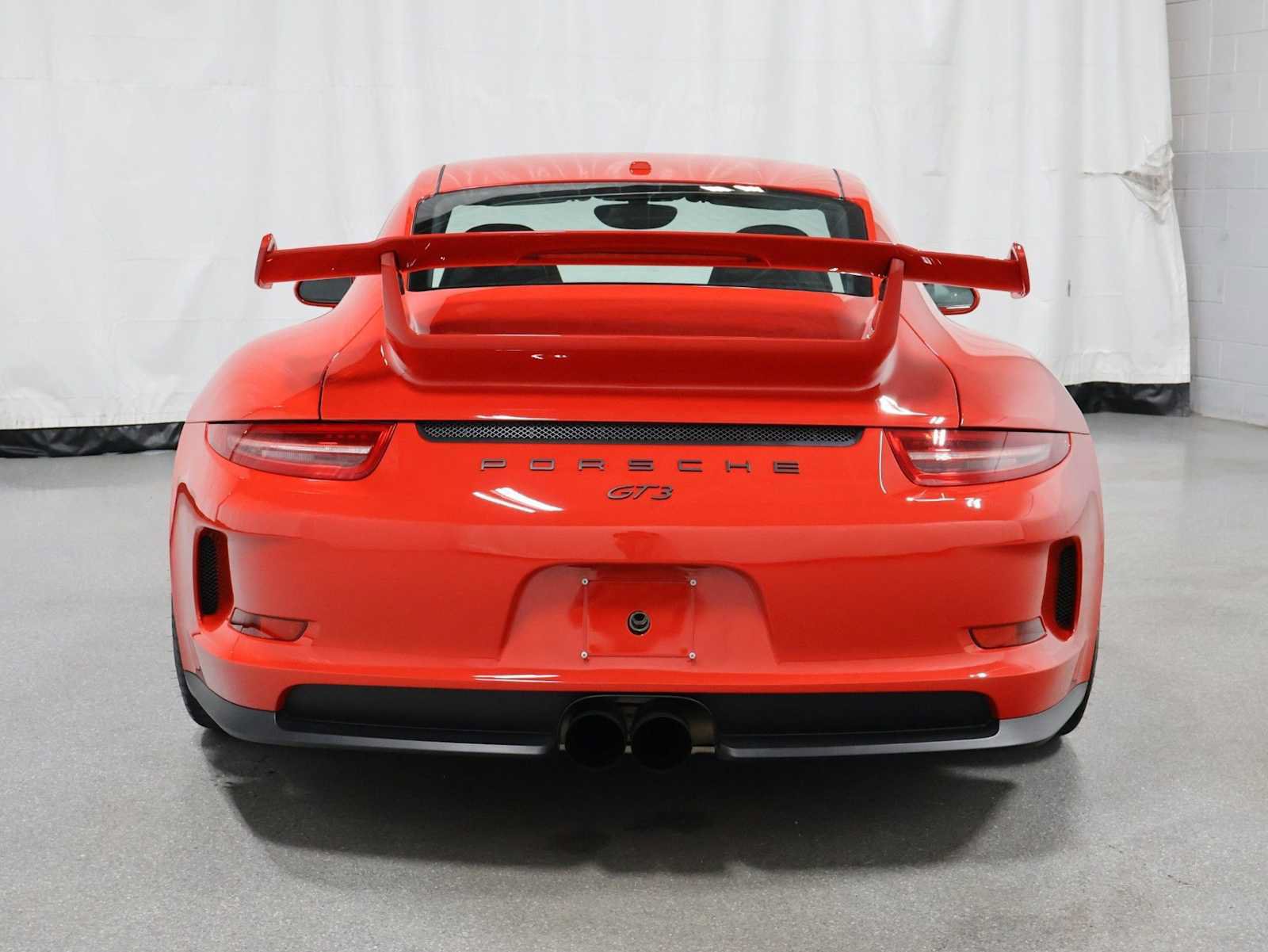Used 2015 Porsche 911 GT3 RWD image 7