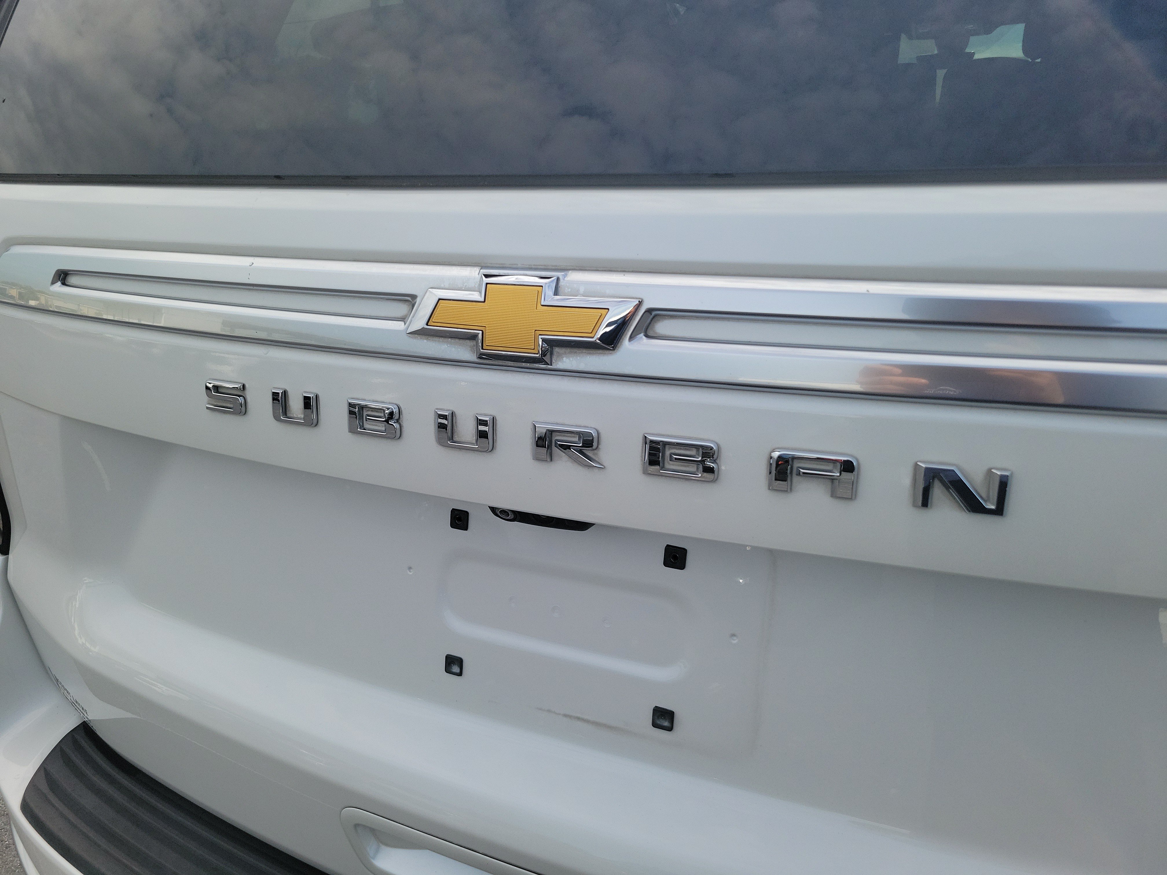 Used 2022 Chevrolet Suburban High Country w/ Premium Package RWD image 5