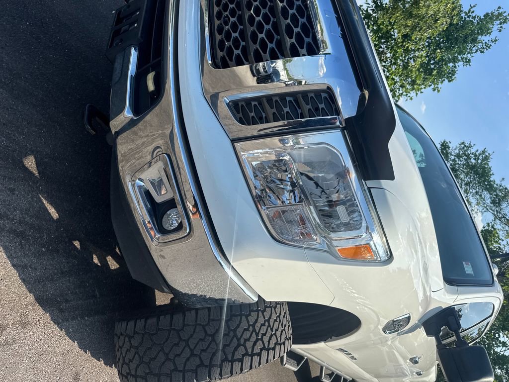 Used 2018 Nissan Titan SV AWD/4WD image 37