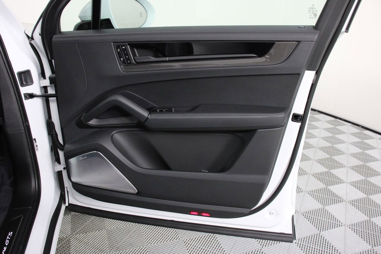 Certified 2025 Porsche Cayenne GTS image 23