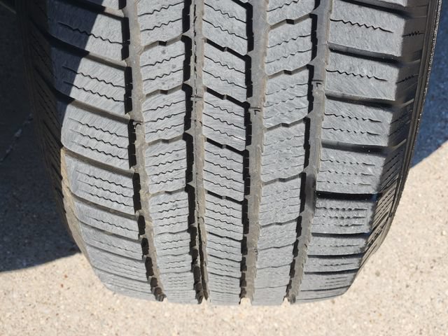 Used 2018 Cadillac XT5 Luxury w/ Driver Awareness Package FWD image 19
