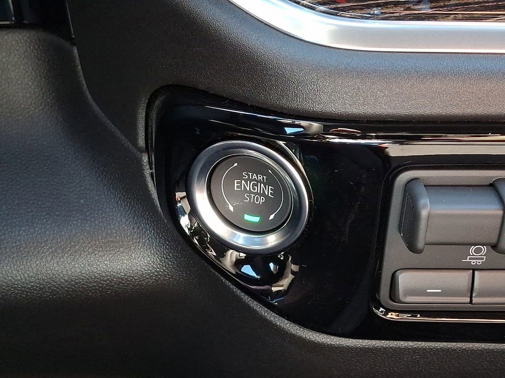 New 2026 GMC Sierra 1500 SLE image 17