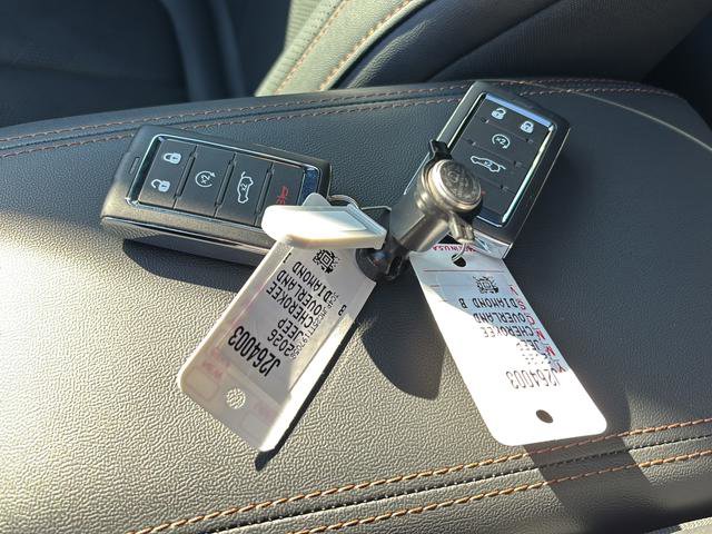 New 2026 Jeep Cherokee Overland w/ Trailer Tow Group image 44