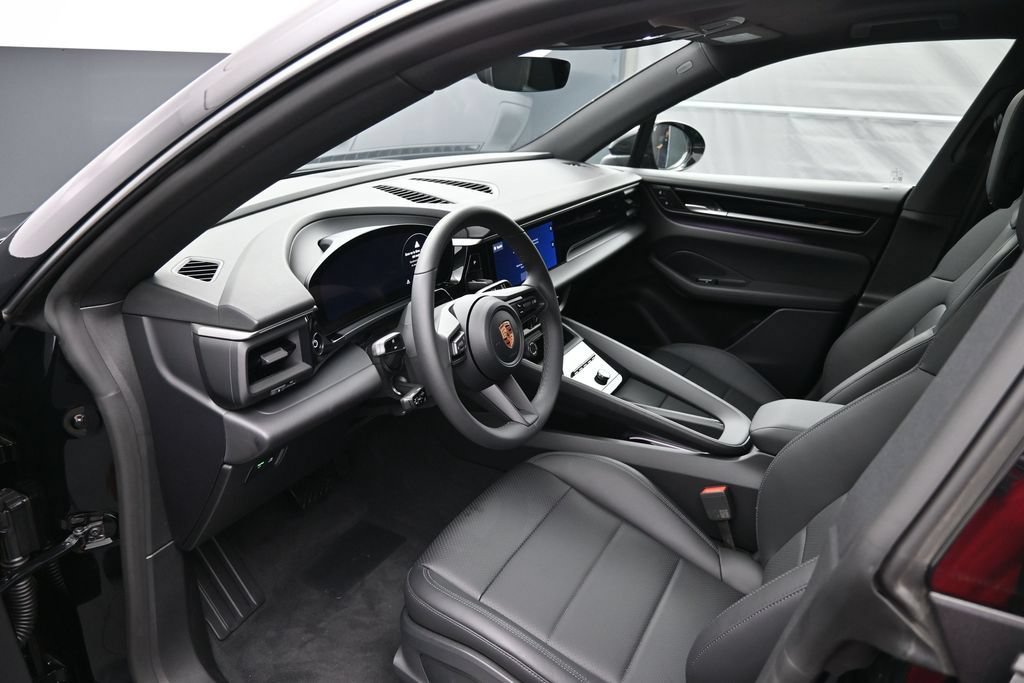 New 2026 Porsche Macan 4 Electric AWD/4WD image 4