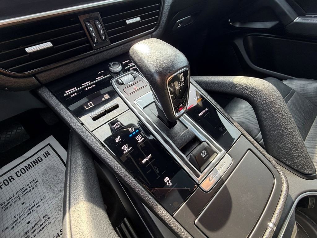 Used 2022 Porsche Cayenne image 18
