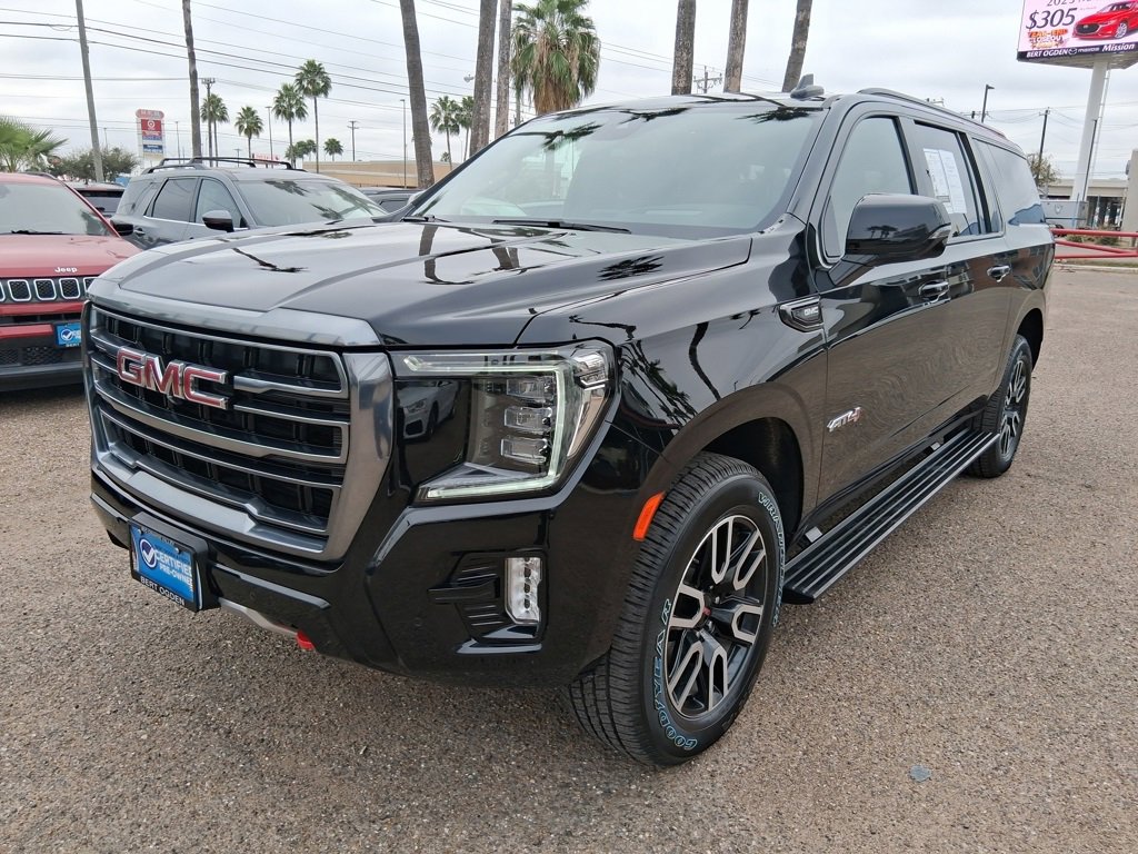 Used 2023 GMC Yukon XL AT4 w/ AT4 Premium Package image 3