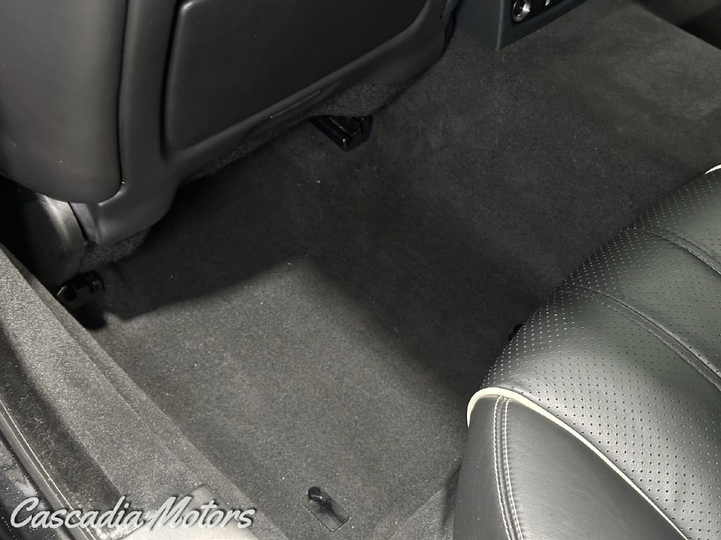 Used 2014 Jaguar XJ L Portfolio image 24