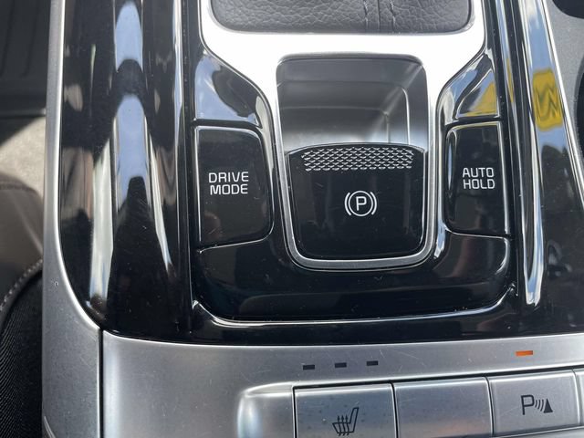 Used 2024 Kia Carnival EX FWD image 31