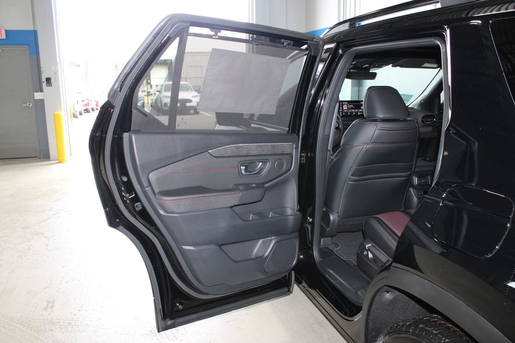 New 2026 Honda Pilot Black Edition image 26