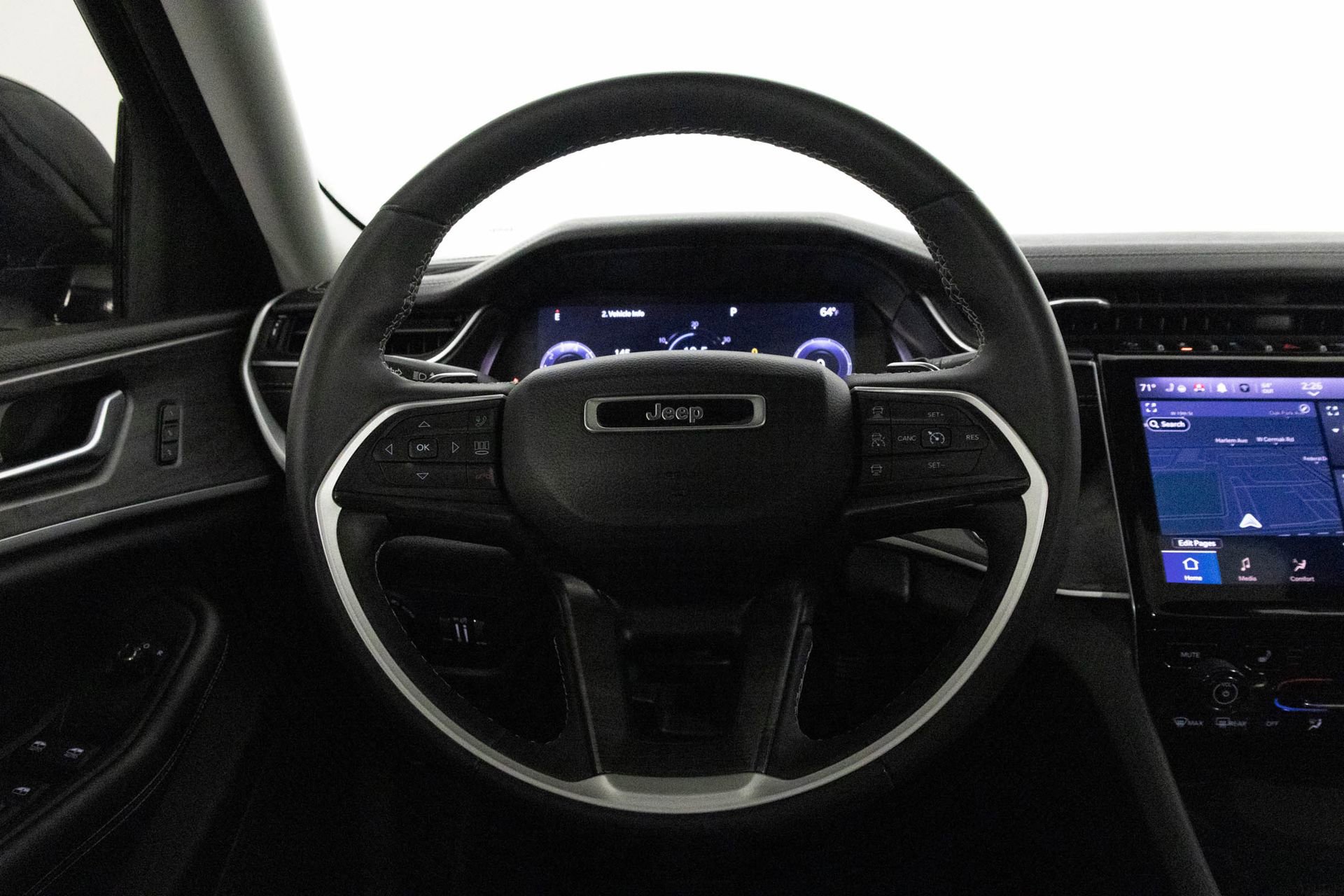 Used 2023 Jeep Grand Cherokee Limited w/ Trailer Tow Prep Group (B) image 28