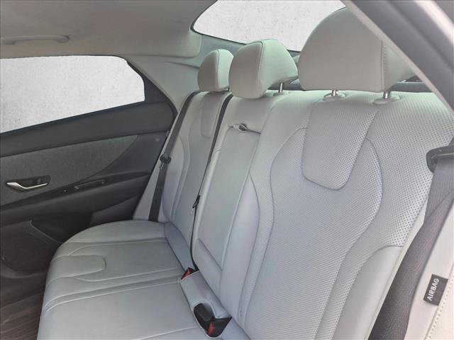 Used 2025 Hyundai Elantra Limited FWD image 15