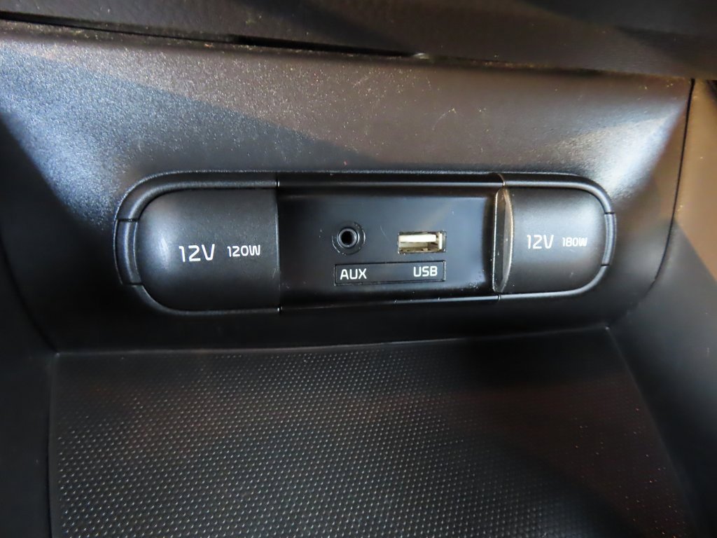 Used 2015 Kia Soul + image 5