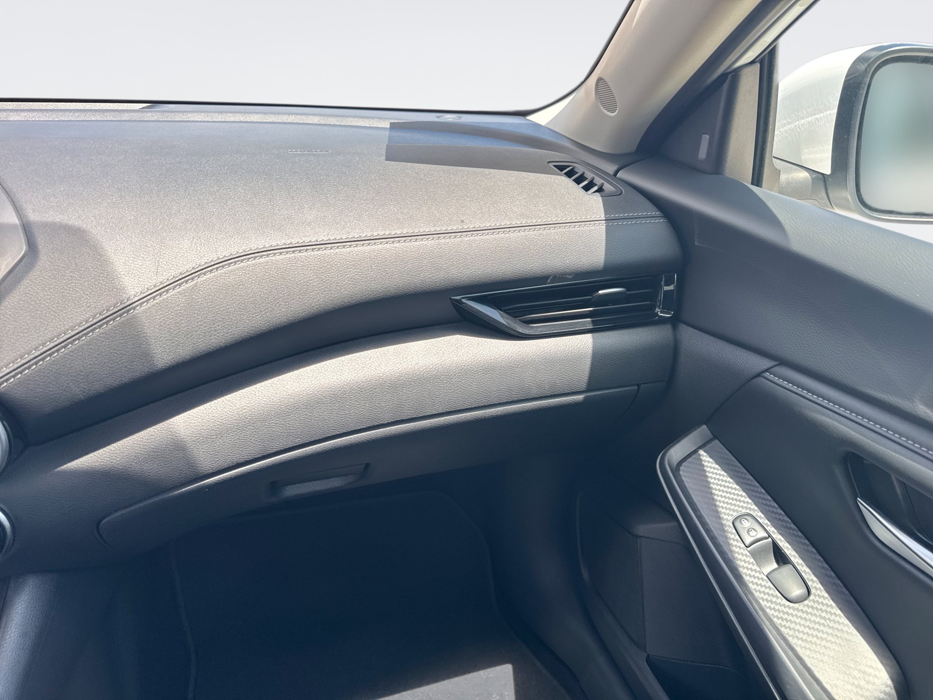Used 2024 Nissan Sentra SV FWD image 18