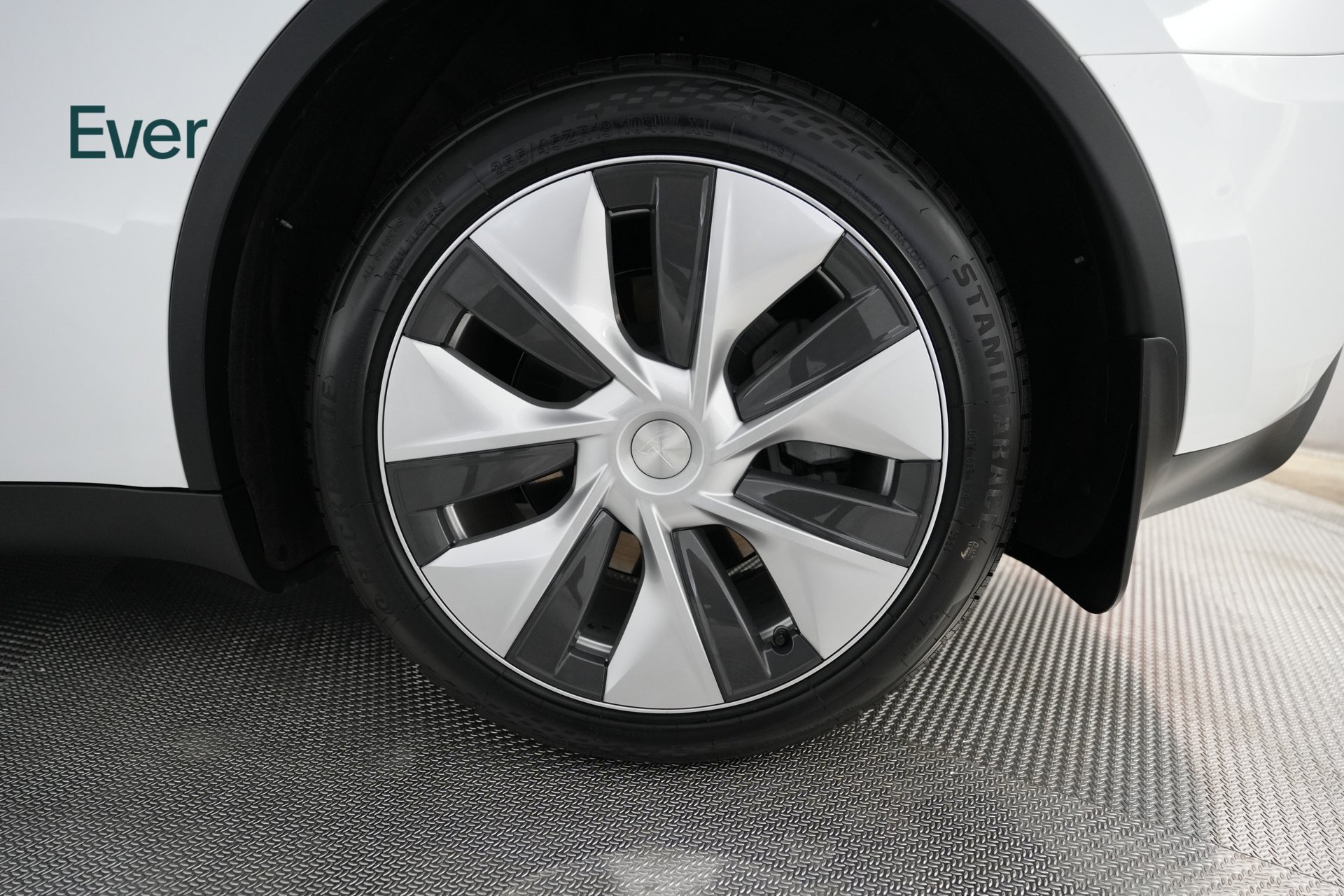 Used 2023 Tesla Model Y Long Range AWD/4WD image 9