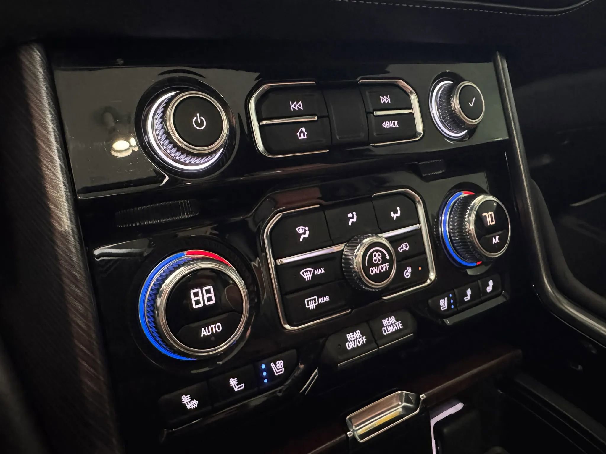 Used 2023 GMC Yukon Denali Ultimate AWD/4WD image 45