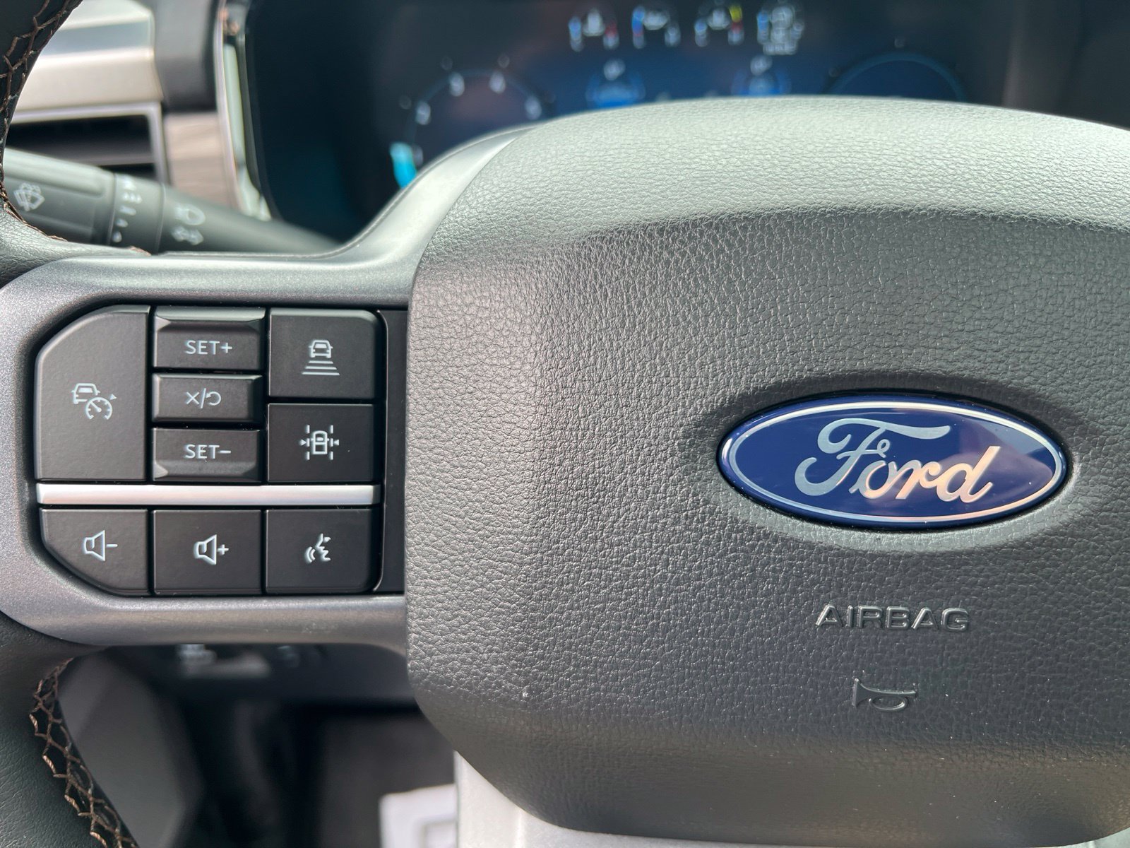 Used 2025 Ford F150 Lariat w/ Equipment Group 501A Mid AWD/4WD image 23
