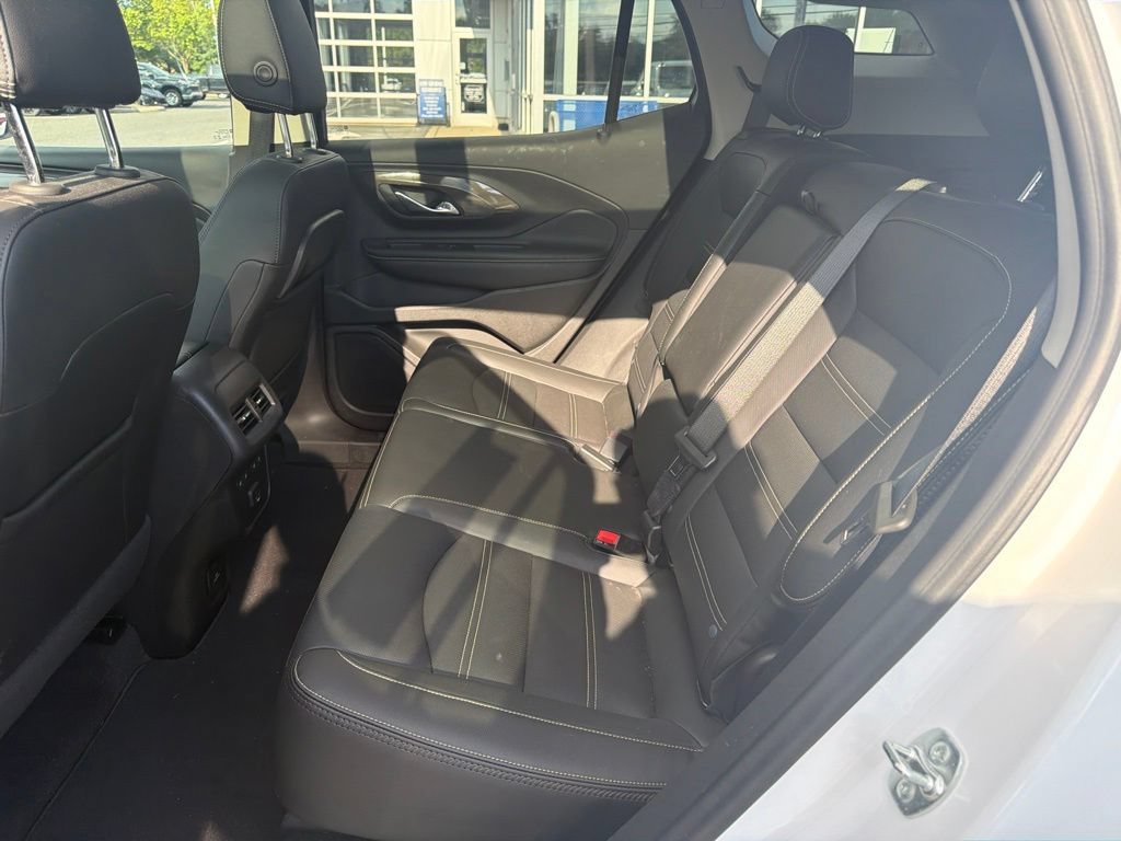Used 2024 GMC Terrain Denali w/ Denali Premium Package AWD/4WD image 14